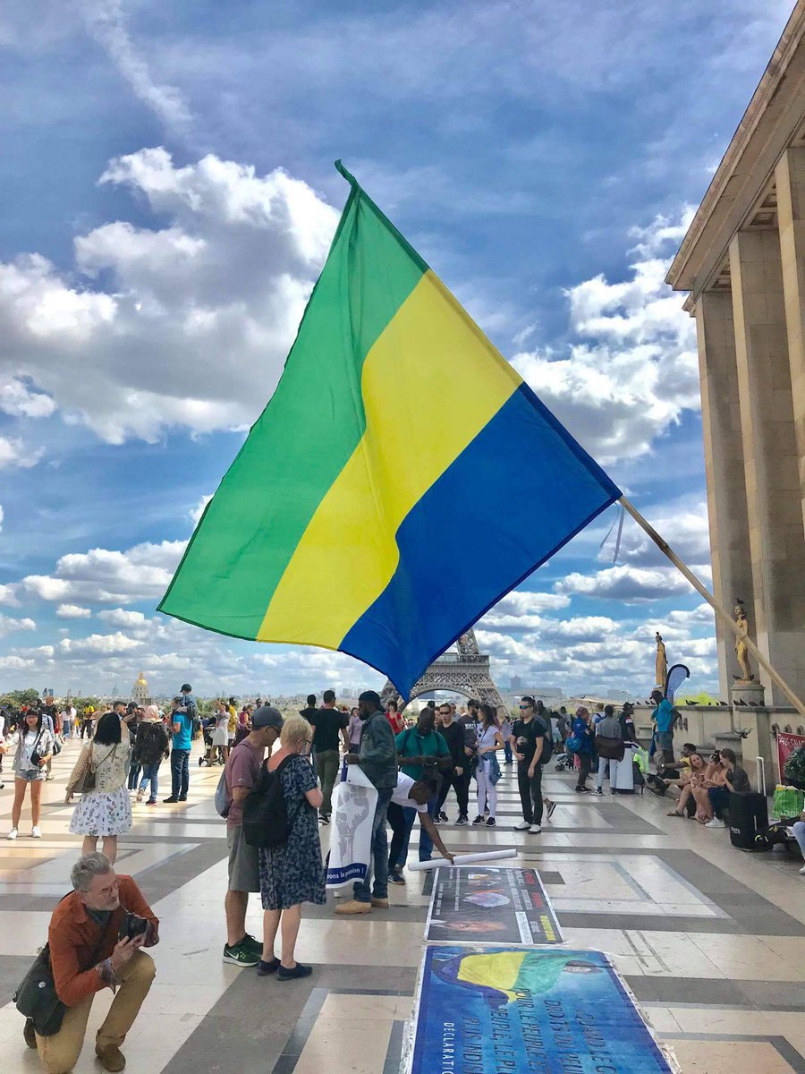 #Gabon : La torche est allumée au Trocadéro....#Gabon

Nous y sommes 🔥🔥🔥🇬🇦🇬🇦 

John Cosa

#FJ