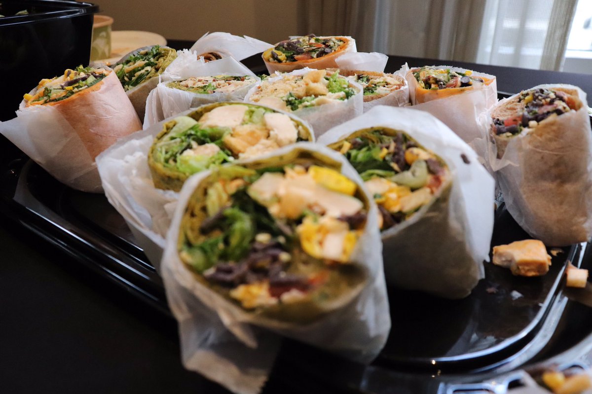 3PlusMeDanielle's tweet photo. Salads and wraps from @eatcitygreens #NOMBMomsNight https://t.co/9VYaRda0SY
