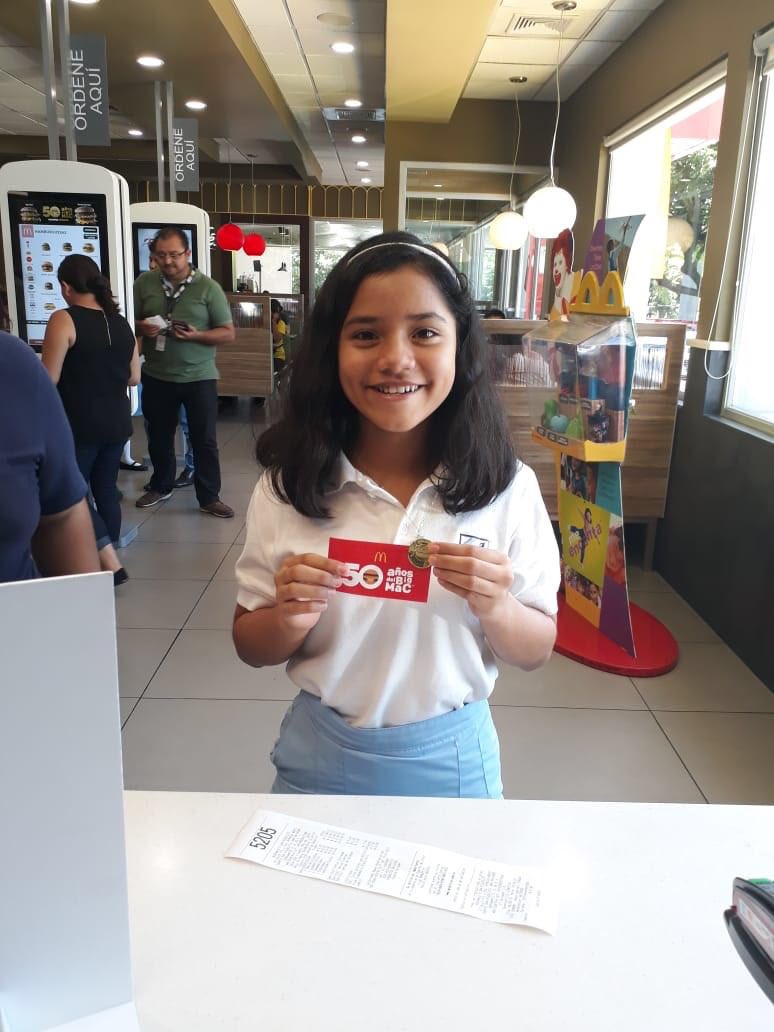 McElSalvador's tweet image. Las MacMonedas te esperan en: 

💰Mc Galerías
💰Mc Metrocentro San Salvador
💰Mc Metrocentro Santa Ana
💰Mc Lourdes
💰Mc Walmart

Recuerda una McMoneda = un Big Mac Gratis 🍔

#BigMac50