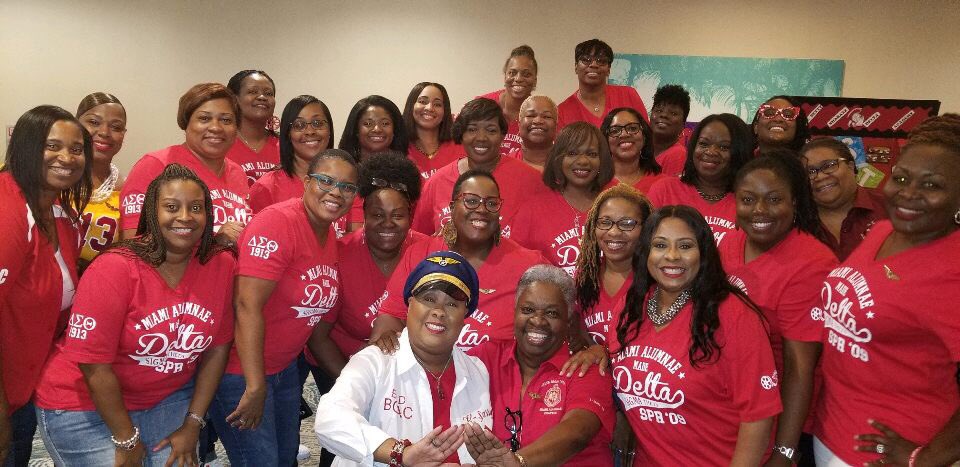 iamLaShannon_'s tweet image. Delta Tings! Miami Alumnae Chapter of @DSTMiamiAlumnae 2018 Chapter Retreat. Good times today as we took flight on Delta Flight 262. We are leveling up to a new altitude, continuing the business of Delta with distinction! ❤️🐘🔺

#DeltaSigmaTheta #MACmade #DeltasFinest