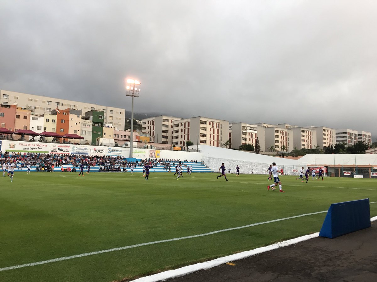 TrofeoTeide's tweet photo. ¡Comienza el partido! @CDTOficial Tenerife vs Celta de Vigo B. Suerte a los dos y que gane el mejor. https://t.co/cmHFr4avdp