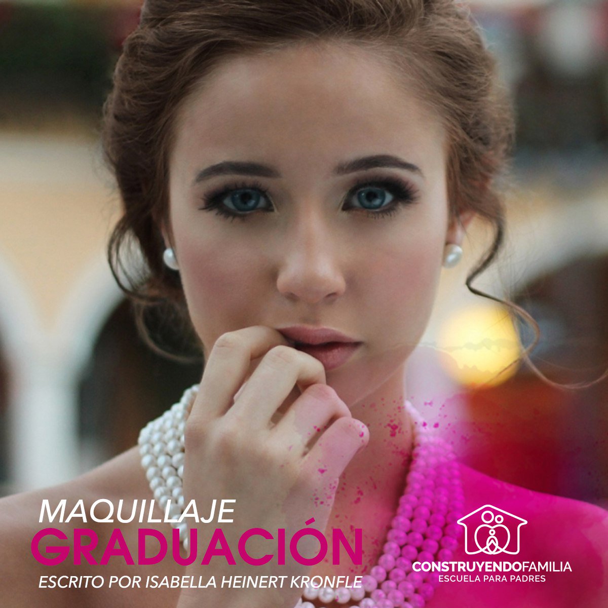 La fiesta de graduación de tu hija se aproxima y quiere verse bella y radiante, aquí te doy unos tips precisos para que la ayudes con el maquillaje para su graduación!!! *Preparamos la piel*
Debes limpiarla y secarla... Leer más: bit.ly/MaquillajeGrad…