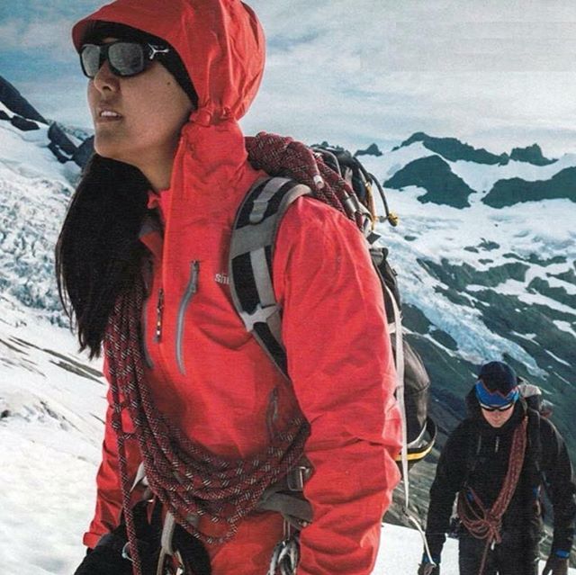 Throwback to our athlete @pasang_lhamu_sherpa_akita on Mt.Adams in 2013. What past adventures have you been re-living lately?⠀⠀⠀⠀⠀⠀⠀⠀⠀
#WeAreSherpa #SherpaAdventureGear ift.tt/2P2Ca5l