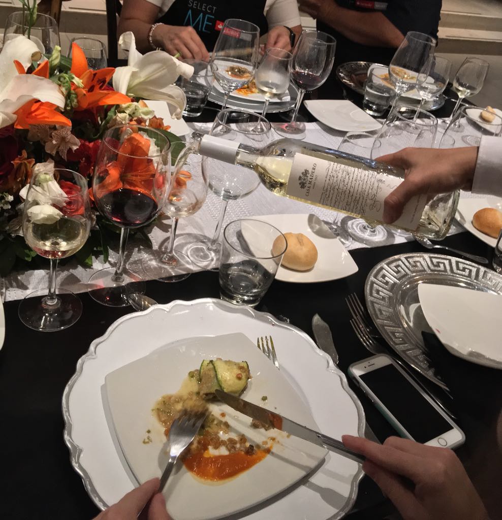 VinoParaiso's tweet photo. Master Class #SantanderSelect con el Chef #PabloSanRoman y los extraordinarios vinos de @CasaMadero en el #PrimeBlendStoreMx https://t.co/wOqyhcqJ7L