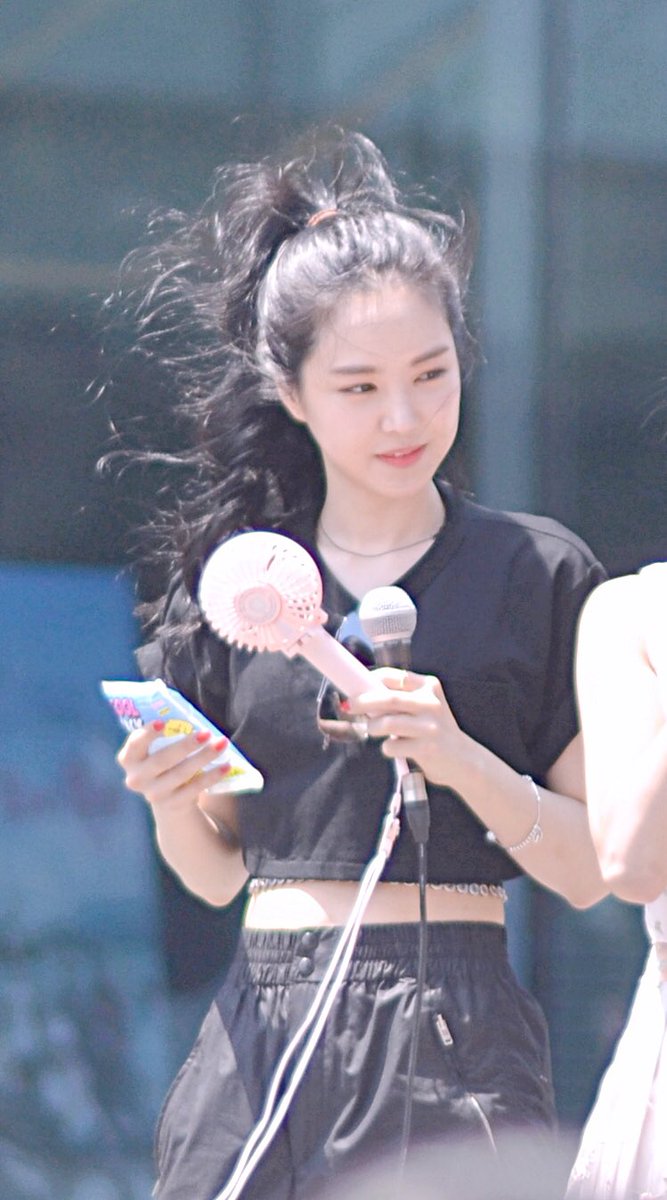 Anuparb1's tweet photo. Mini-fanmeeting Apink 180727 naeun. #NaEun #apink #ApinkSNE https://t.co/AWVKs6MYv0