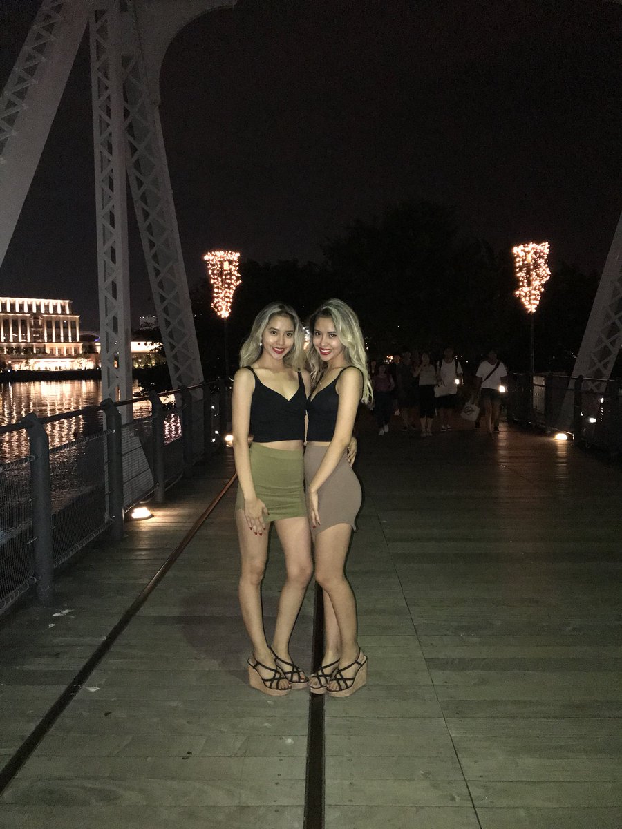 twins_slst's tweet photo. In Yokohama💗
#Japan #twins #model #glitter #ithalfys https://t.co/K6rPMwlUXp