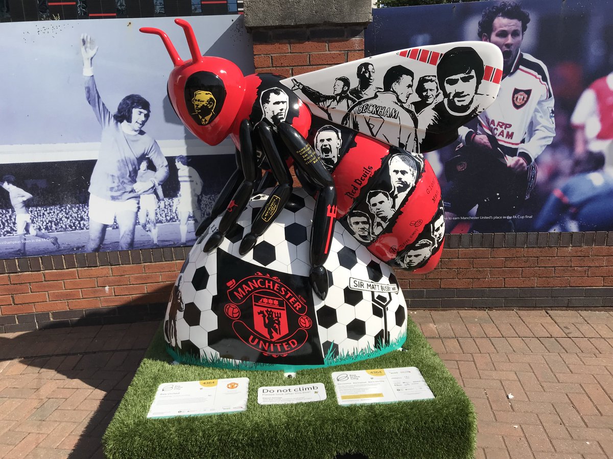 gemseywilliams's tweet photo. Had a bee-rilliant time searching for bees today @MediaCityUK, @The_Lowry, @ManUtd and @manairport ! @beeinthecitymcr @OfficialTfGM #beeunited #beedazzle #bluebeeter #gravitbee https://t.co/BXIABkQPvO