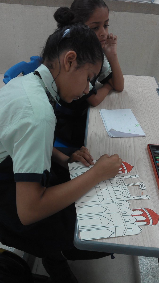 VesraMehak's tweet photo. #IndependenceDay#Grade-5#Student's creativity#zeal#preparingTheirWonderfulClassBoard#BrilliantStudents#KeepitUp... https://t.co/iTuTHRBDaH