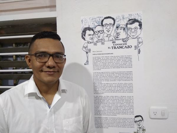 P_Cultural's tweet photo. [Foto-Recuerdo] Inauguración de la exposición de caricaturas "El trancazo" del artista Jair Alfonso Maya. Grandísima acogida y mucho humor en #CasaArte de #Valledupar. La obra sigue expuesta en Cra 10 # 13-27. 
#Arte #Colombia @dptodelcesar1 @CCValledupar https://t.co/brl6mUIkGP
