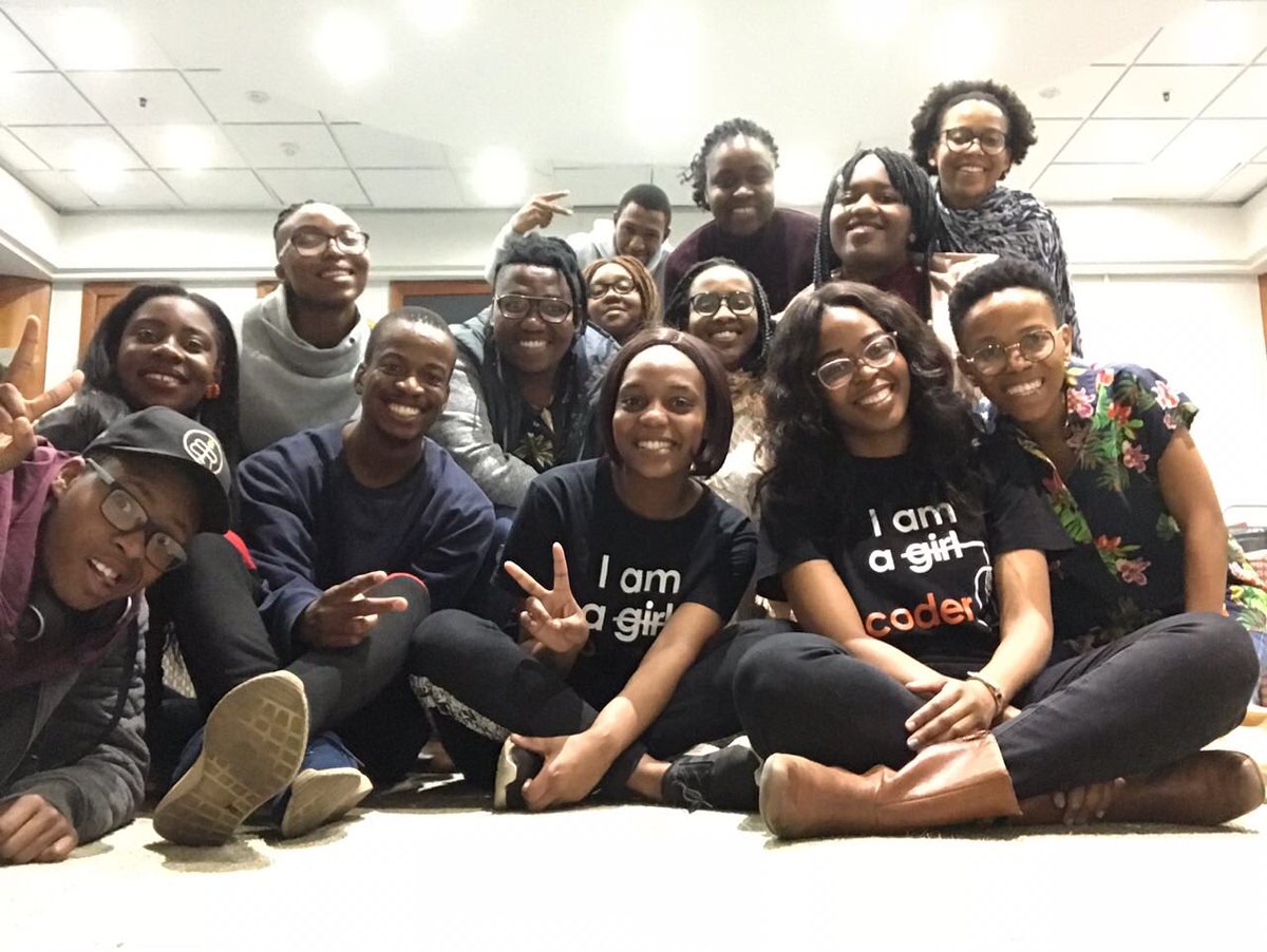 ke_nna_tshiamo's tweet image. Giving away your Saturday isn’t always easy, however what we do is necessary as much as it might be inconvenient. Thank you to all the @social_coding volunteers for your selflessness #socialcoding #roboticsWorkshop