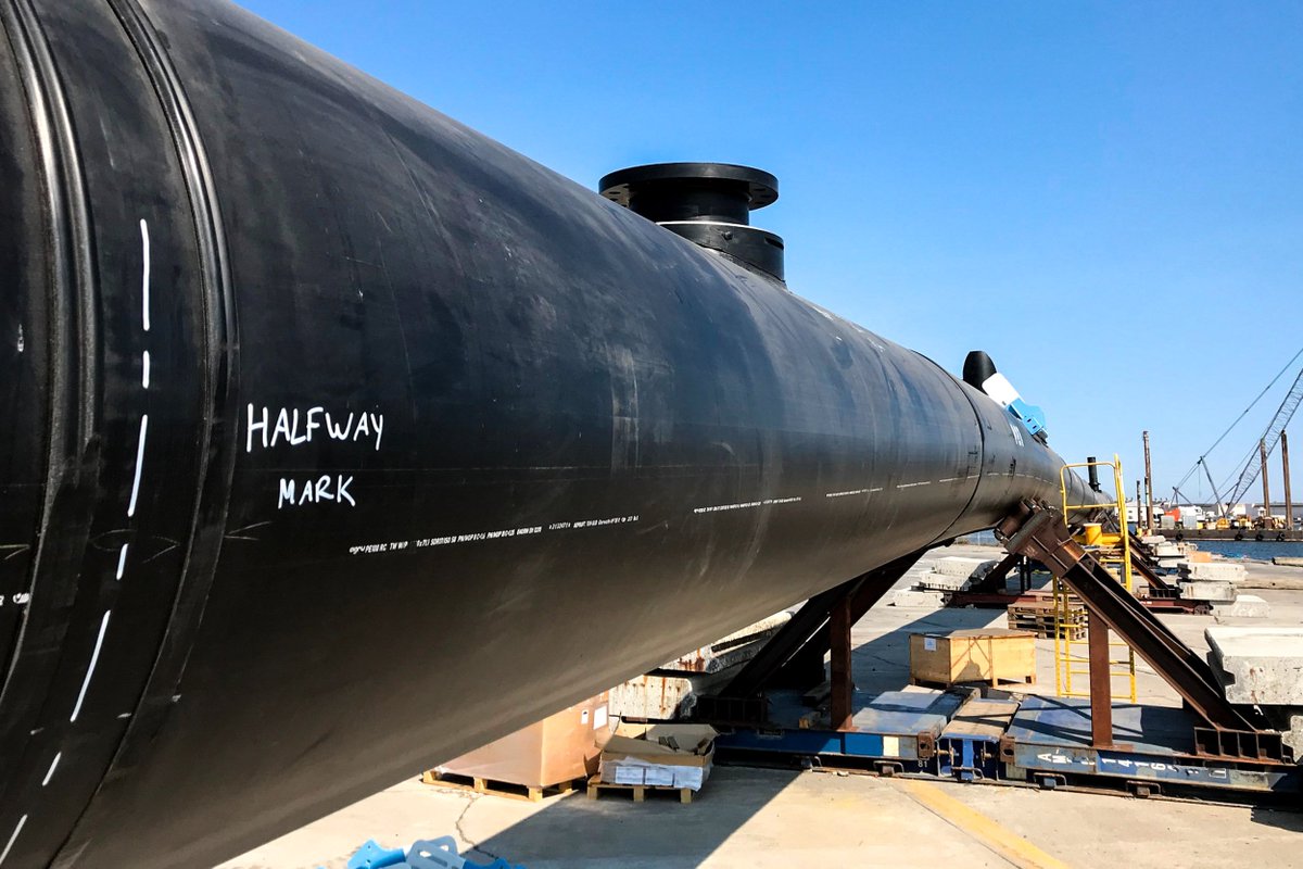 [28 days to launch] The system 001 assembly just passed the halfway mark. A few numbers to put this in perspective: 353.03 meters of floater have been welded, 204 meters of skirt is now attached below it, 1632 bolts have been tightened to connect the two.