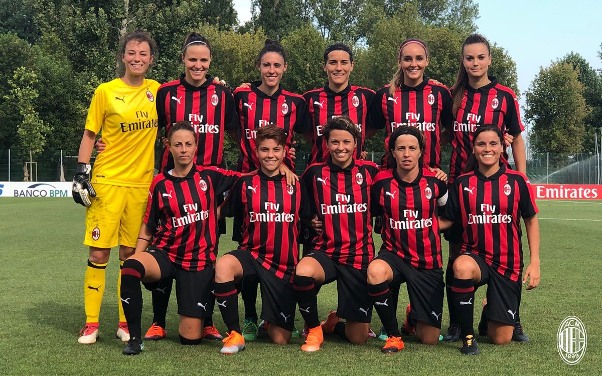 acmilan's tweet photo. Prima amichevole per le nostre ragazze! 🔴⚫
In campo al Vismara contro il Chievo Verona Valpo 👊🏻
#ForzaMilan! #weareacmilan https://t.co/kdb18JdnV3