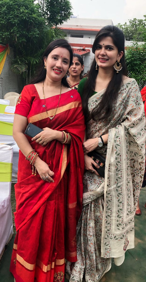 iSinghApurva's tweet photo. आज बड़े ही हर्ष के साथ नई दिल्ली लोकसभा क्षेत्र की सभी बहनों ने,
दिल्ली कि हमारी लोकप्रिय साँसद आदरणीय श्रीमती @M_Lekhi जी द्वारा 14 महादेव रोड पर “हरियाली तीज” का बड़े उल्लास के साथ उत्सव मनाया गया। https://t.co/UPfIe33PUh