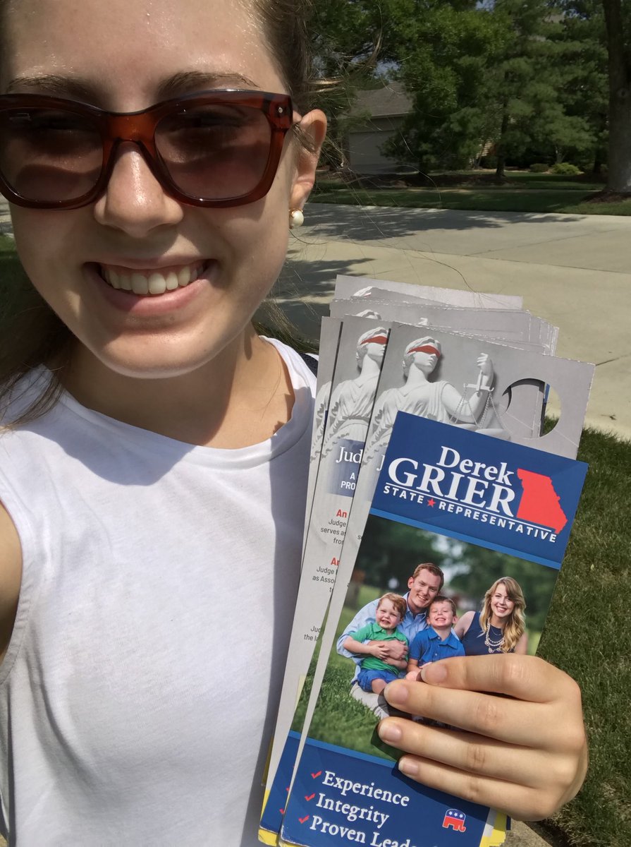 CarolineaCyr's tweet photo. It was a beautiful morning to do some door knocking handing out lit for @DerekGrier and #ConfirmKavanaugh! 🇺🇸🐘 #defendtheMOjority #leadright https://t.co/eKttM7yios