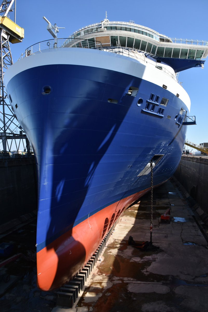 christodedieu's tweet photo. Le paquebot #CelebrityEdge en carénage dans la forme Joubert #CelebrityCruises #ConstructionNaval #SaintNazaire #ChantiersdelAtlantique https://t.co/fnqE87HRo1