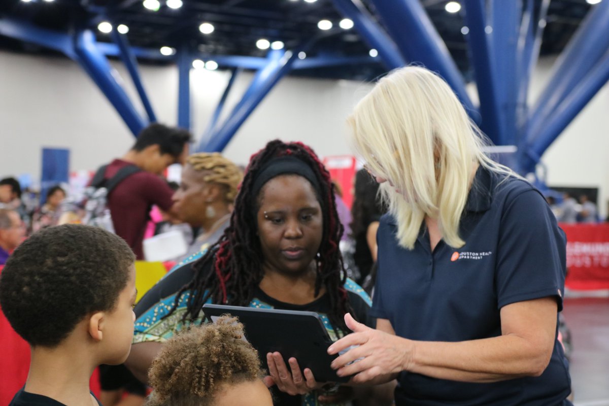 HoustonHealth's tweet photo. We have partnered with @RiceUniversity in assisting Houstonians fill out Harvey Registry survey during @SylvesterTurner's Back2School event. Survey collects data about storm’s impact on Houstonian's physical and mental health.
💻 https://t.co/AJgWXBJFpG #MBSF #Back2SchoolFest https://t.co/fYzYt1r03S
