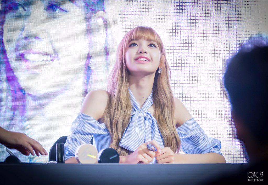 Koiiz9's tweet photo. 180811 😚😚😚😚😚😚 #moonshotTHxLISA #WelcomHomeLisa #Lisa #ลลิษา https://t.co/eqGHGOKx2q