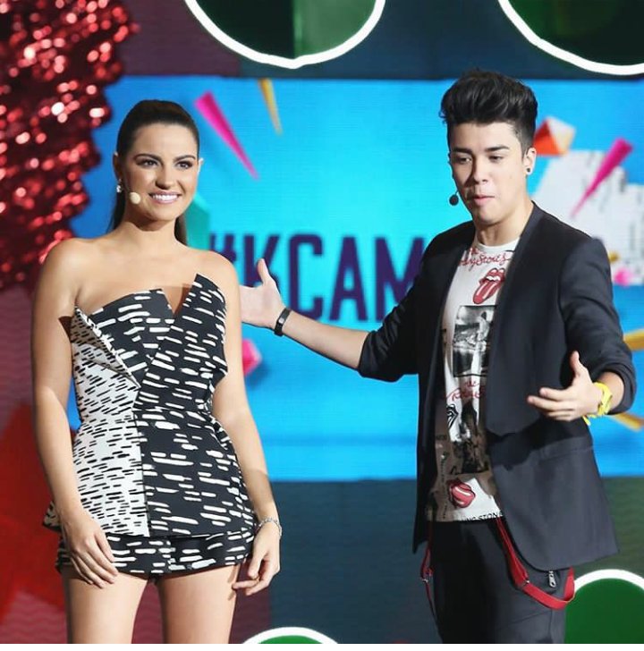 Koperroni's tweet photo. Maite Perroni no #KCA2015 apresentando junto com o #MarioBautista e participando do slime
#MaitePerroni #PoloMorin #HaAsh #CNCO #KCAMexico
#CarolinaKopelioff #MYA #AgustinBernasconi #KCAArgentina https://t.co/PnqAKKL7XJ