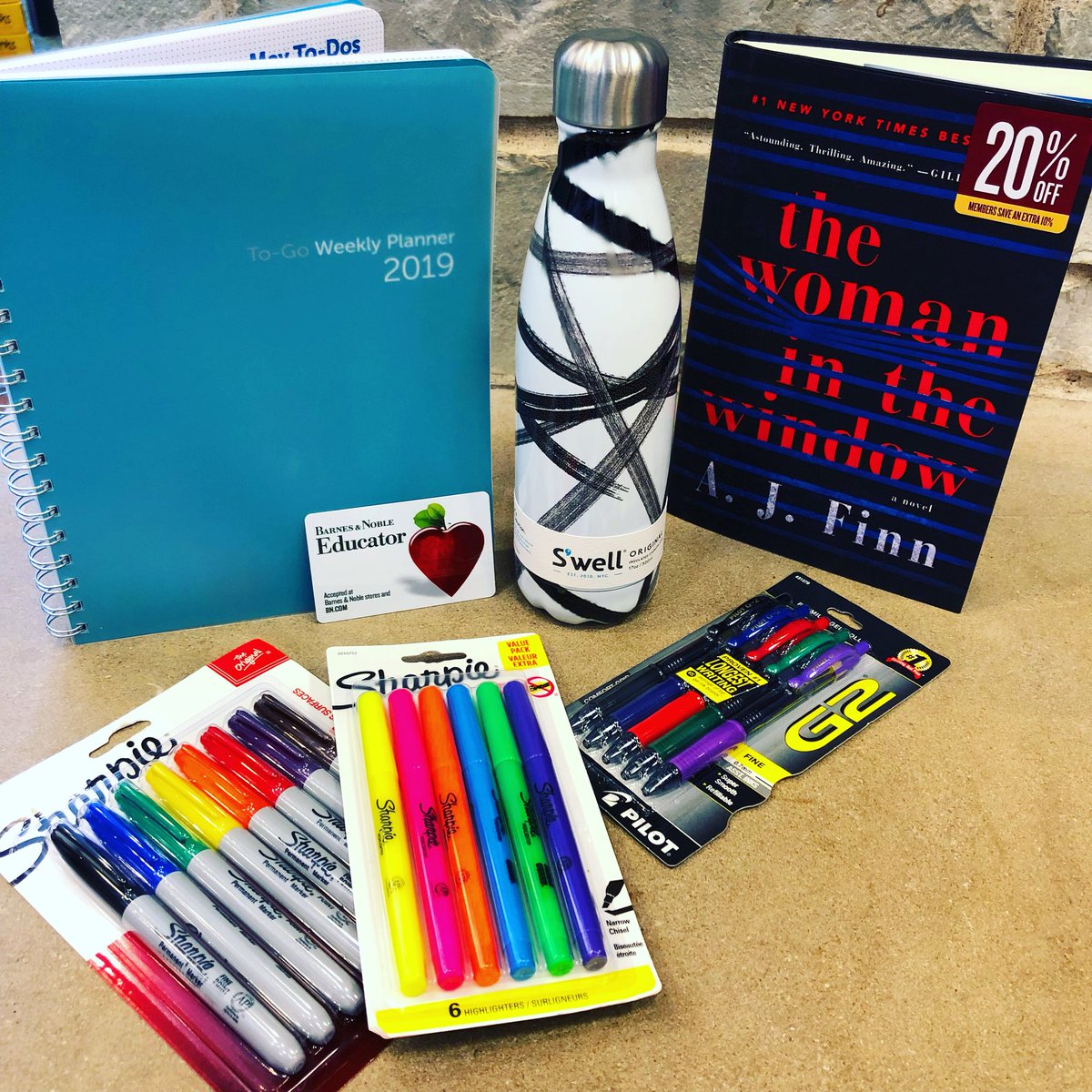 bnappleton's tweet photo. Another Educator Weekend is underway here at #BNappleton! Educators, stop in and get 25% off most of your in-store purchases, INCLUDING personal purchases! Don’t have your Educator card yet? It’s free to sign up! See any bookseller for more details. #bnmidwest #educatorevent https://t.co/6NfbgReLuw