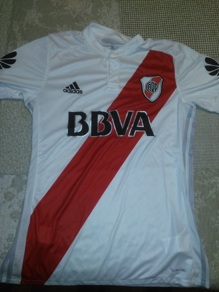 Sebasrur's tweet photo. Querés está camiseta de #River? El 22-8 se sabe quién se la lleva. RT y quedan anotados/as. Vamosssss!!! https://t.co/EG8avlimGU