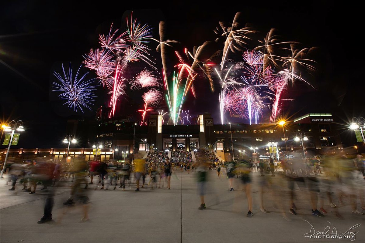 Green Bay Packers celebrating another Family Night #packers #familynight <a href="/packers/">Green Bay Packers</a> <a href="/DiscoverWI/">Discover Wisconsin</a>