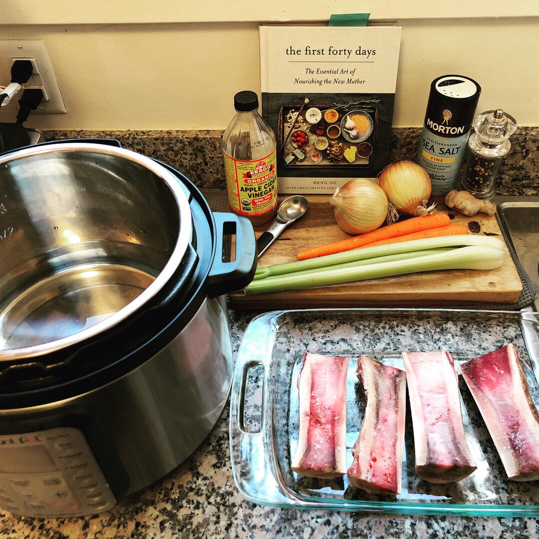 theMurph's tweet photo. Not gonna lie. I have never been intimidated by so few ingredients. Still about 47 days out but starting to practice for the #firstfortydays with my first swing at beef #bonebroth. Wish me luck on the next 8 hours.
#firstforty #first40days #firstfourtydays #HengOu #postpartumprep https://t.co/CqsfAjXiIF