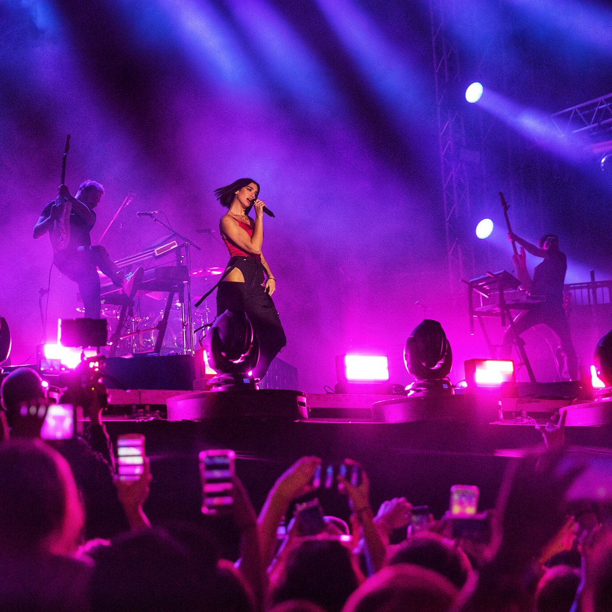 ValeriePlesch's tweet photo. .@DUALIPA, currently the most streamed artist in the world, performing at the Sunny Hill Festival in #Prishtina, #Kosovo. #dualipa https://t.co/nzEJFpgIKJ