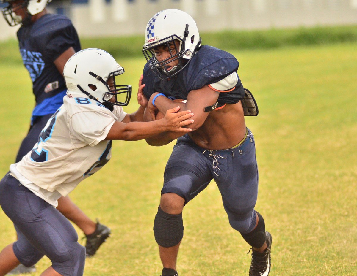 jawarrener's tweet photo. @WCHS_Wildcats RB Kris Chandler has some big shoes to fill following the likes of @ian_leverett8 and @malikmelvin10 but is high on potential with a lot to prove. https://t.co/LyddAZMni4