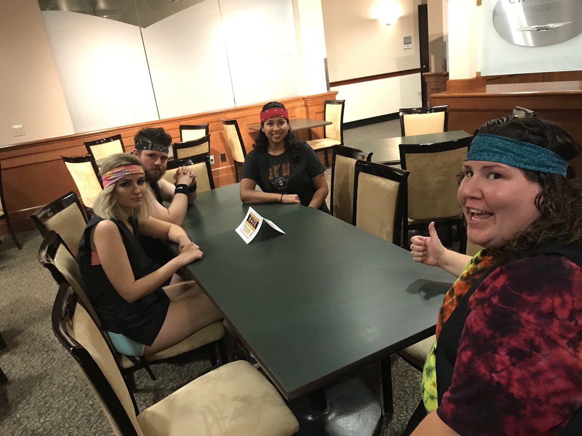 AmazingRaceFlms's tweet photo. #NapkinTrouble #ARFX https://t.co/gRphlcTN3r