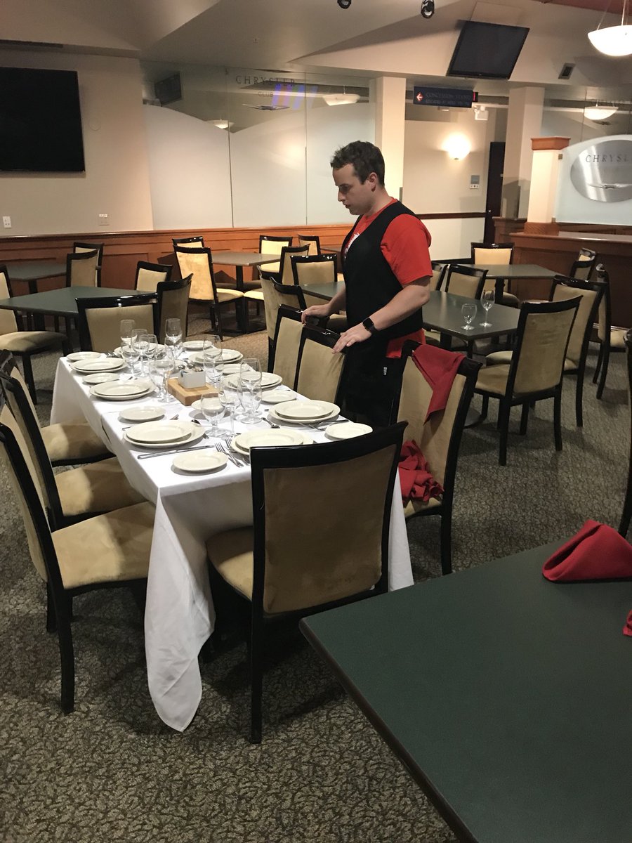 AmazingRaceFlms's tweet photo. #NapkinTrouble #ARFX https://t.co/gRphlcTN3r