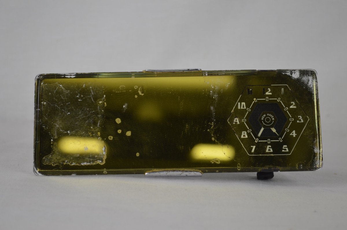 nawccmuseum's tweet photo. 1937 New Haven automobile clock on a beveled mirror with white arabic deco numbers and white enameled hands on a hexagonal dial. #objectoftheday #automobileclock #mirrorclock #ArtDeco #carclock #vintageclock #newhaven https://t.co/4FDcBNIuu4