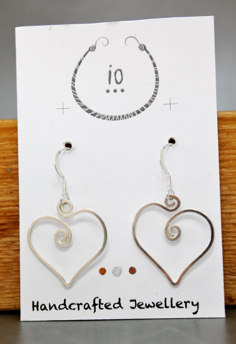 JewelleryIo's tweet photo. #heartearrings #wireearrings #sterlingsilverearrings #iohandcraftedjewellery #handmadejewellery #Liverpooljewellery #giftideas #giftforher #girlfriendgift #bespokejewellery https://t.co/hQ3XRNMPOO