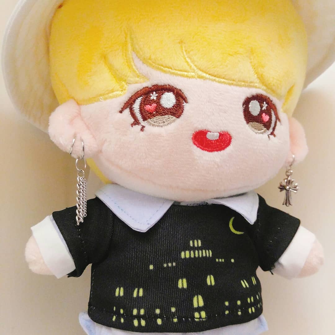 PPmluv_'s tweet photo. Swag D in da house😻
Look at his outfit so freaking SWAG💯 @su613su TKS
#SwagD #BTSdolls #수가 #민윤기 #Dboy #방탄인형 https://t.co/oAPIqcBCxW