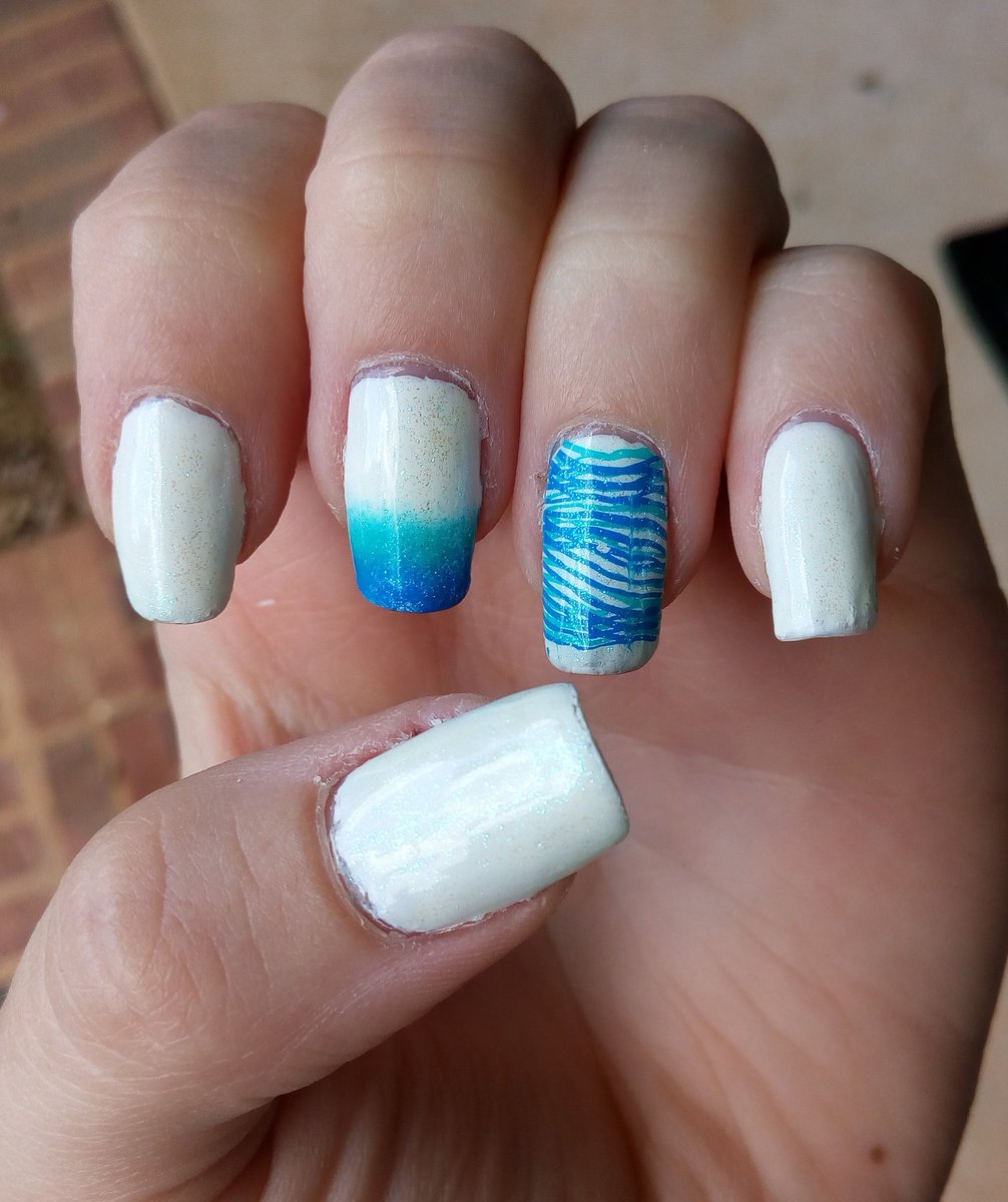 kranberrijam's tweet photo. Went for a water theme this week. #nails #nailart #nailstamping #nailgradient https://t.co/FgOL784LQv