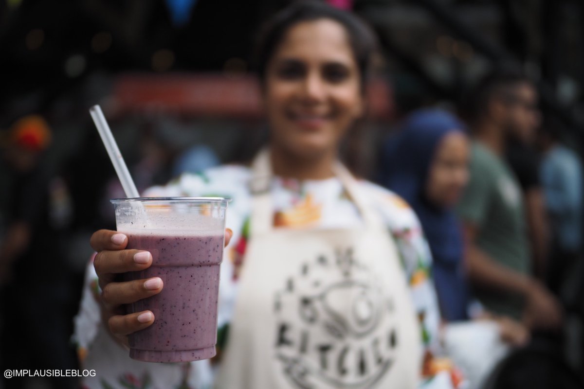 implausibleblog's tweet photo. Lovely to meet an entrepreneur, during the week a city-job, on the weekends, following her passion for cooking. #FromScratchKitchen offering up a freshly blended #Smoothie with #Blueberries #Apple and #Ginger packing a perfect punch at #LHFF @hfflondon https://t.co/g1W9VieAd2