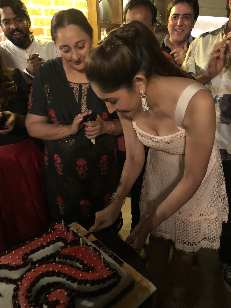 SSMusicTweet's tweet photo. Happy Birthday to the most happening actress @sayyeshaa ! https://t.co/ib6I1DCypl