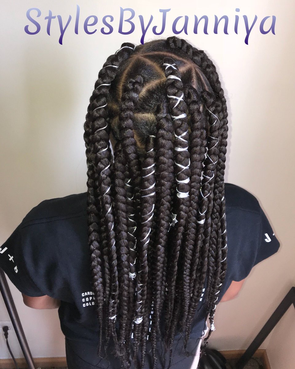 StylesByJanniya's tweet photo. "Jumbo/Triangle Part/Long Box Braids ! #StylesByJanniya I'm glad you like them Holly! 
#ChicagoBraider #TheHookUp #Braids #TriangleParts #Long #ChicagoStylist #ChicagoBoxBraids" https://t.co/LN7p4MBUyZ