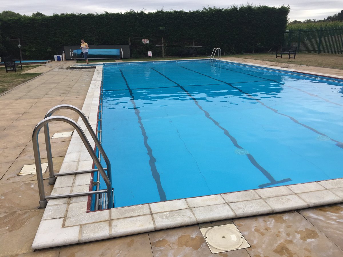 MyCakeFinance's tweet image. Swam in two #communitypools today. Great local #lidos at Black Notley and Terling. Thanks to the members for letting us join them. Numbers 110 and 111 for me!