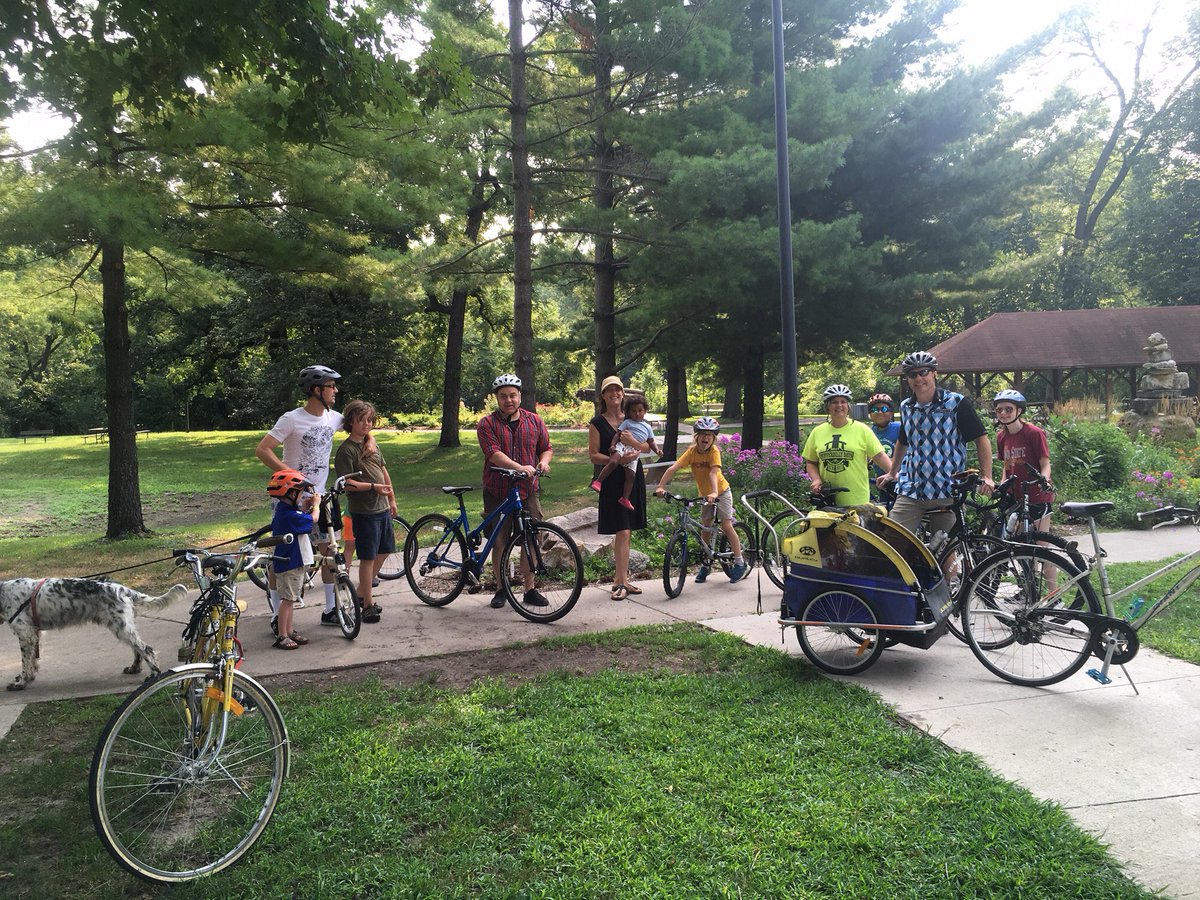 AmesKidicalMass's tweet photo. Saturday morning Kidical Mass ride to the @AmesFarmersMkt 🎉 thank you to everyone who rode with us today! #bikewithkids#kidicalmass https://t.co/CSpojoBcVh