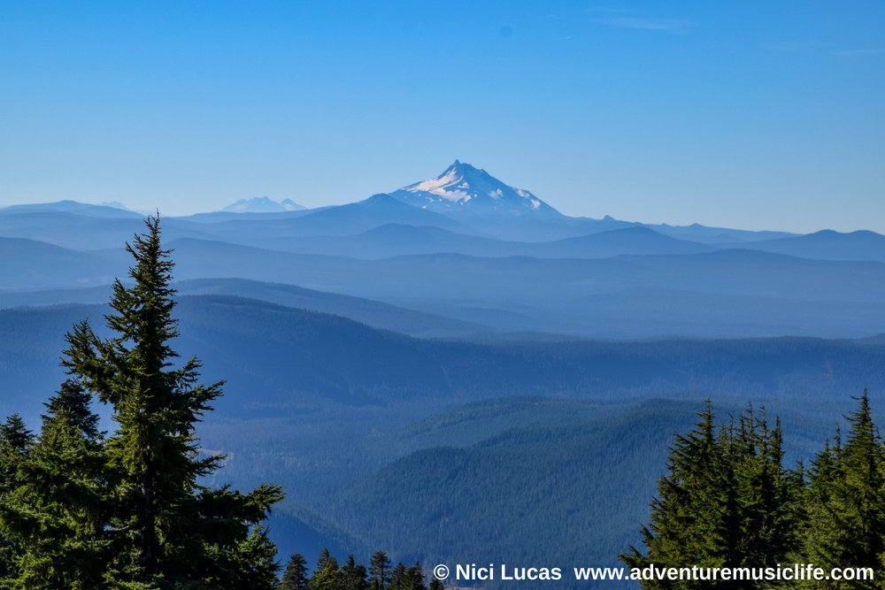 NiciLucas's tweet photo. βHe who climbs upon the highest mountains laughs at all tragedies, real or imaginary.β #FriedrichNeitzsche
#MtJefferson from #TimberlineLodge #MtHood #Oregon 10/16
See @AdventureMusicL 4 alt #PhotoOfTheDay
π· @NiciLucas for #AdventureMusicLife
#MountainDay #Adventure #NiciLucas https://t.co/vd1tabJf8q