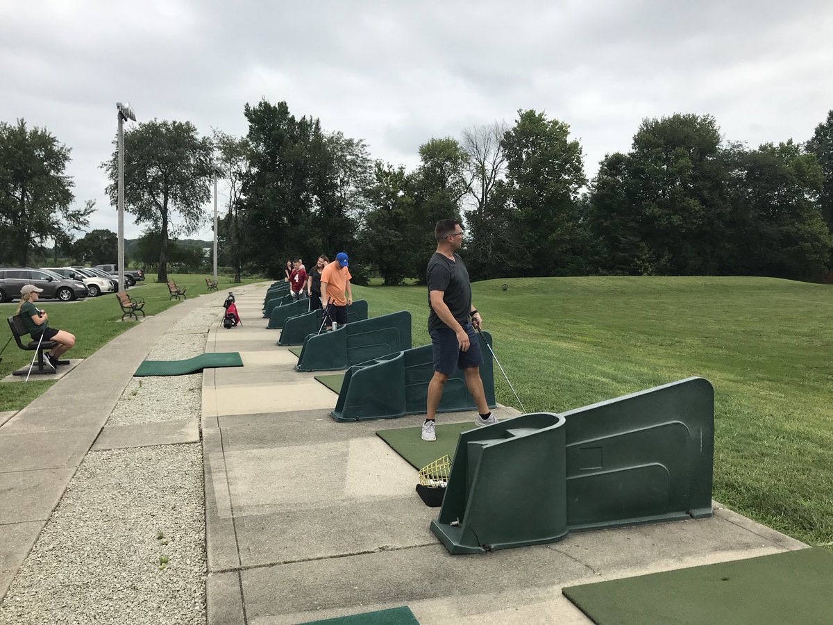 blueskycommerce's tweet image. Doing all of the fun things at our summer picnic today! ⚾️⛳️ #BlueSkyPicnic