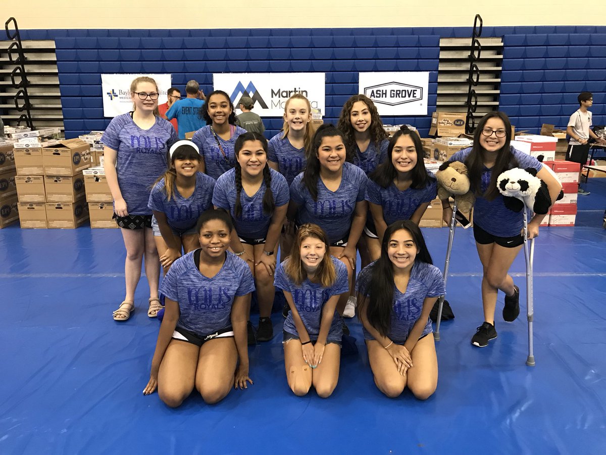 MidloRettes's tweet photo. Mayor’s back 2 school bash #midlorettes #midloroyals #MISDproud https://t.co/E1mDdi3Mzn