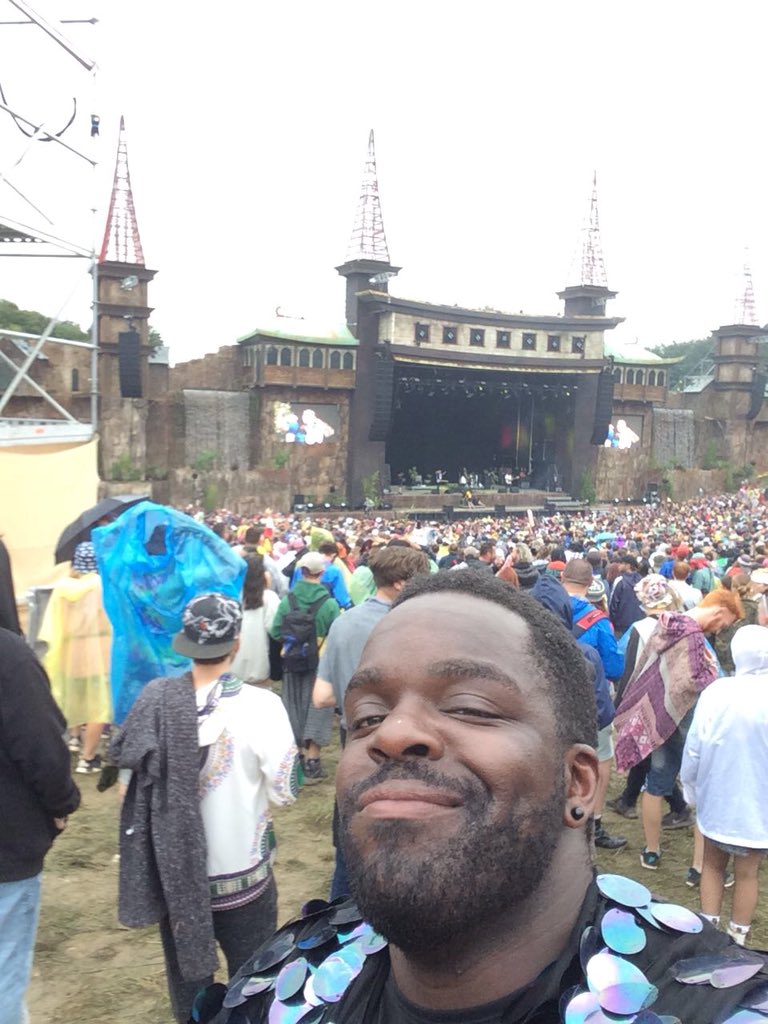 At the lions den watching <a href="/theskints/">The Skints</a> absolutely burn it down!!! #BOOMTOWN aDot out!