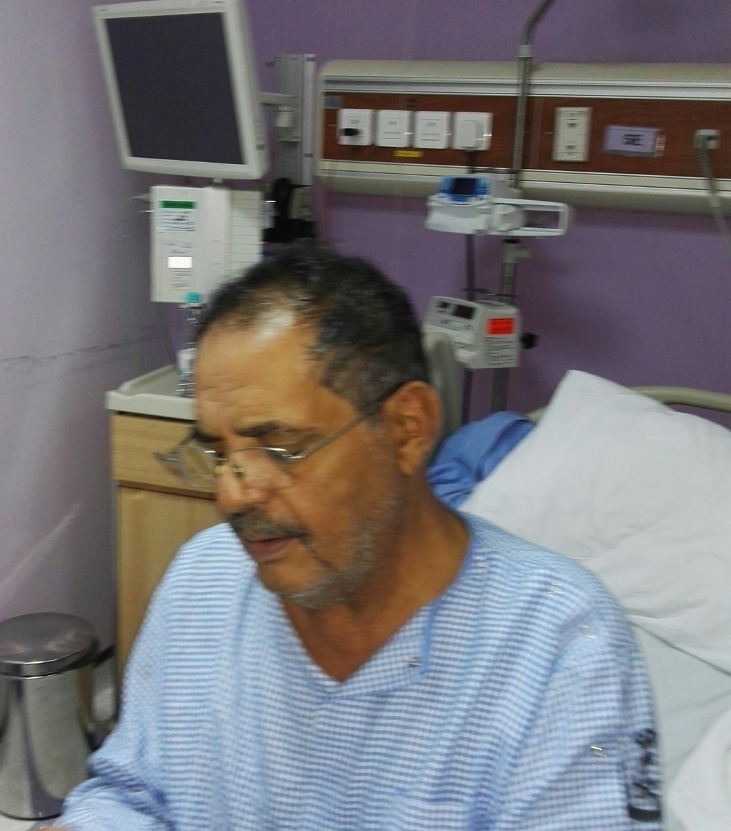 يرقد في مستشفى الملك فهد التخصصي ببريدة في قسم القلب الدور الثالث غرفة 5 أخي صالح العبيدان (أبوفهد ) لإجراء الفحوصات الطبية ، ولله الحمد حالتة مستقرة وقد يحتاج للقسطرة ، ولايطلب منكم الزيارة ورسالتة هي الدعاء له بالشفاء والصحة والعافية وأن يجعل مااصابة في موازين حسناتة .