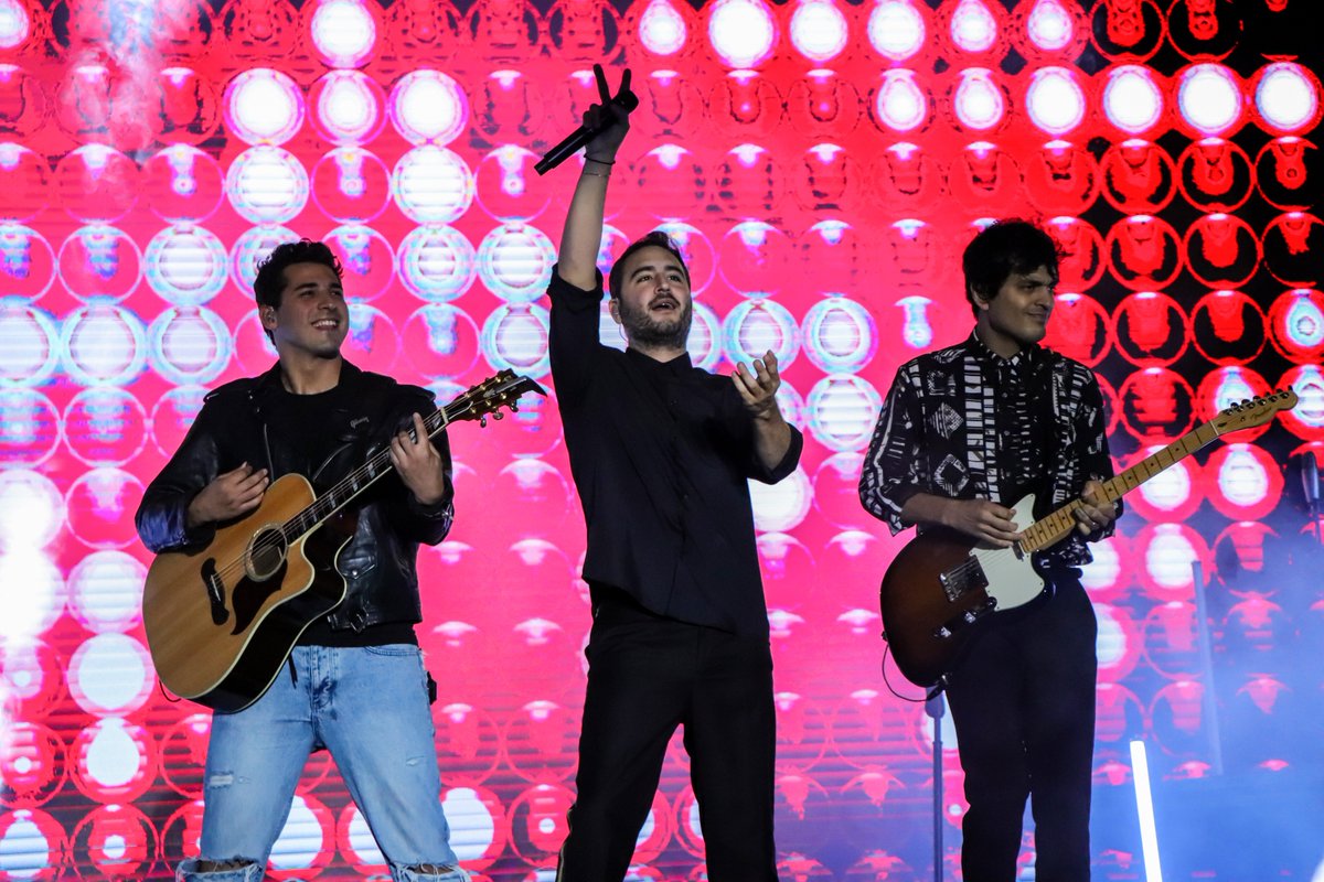 TECcampusGDL's tweet photo. 🔝 ¡Espectacular noche con @ReikMx! 🎉 Así damos la bienvenida al semestre en @TecCampusGDL. Gracias por tan increíble concierto de #WelcomeTec. 👏🏻💙🐏 https://t.co/JW2Sp4qPng