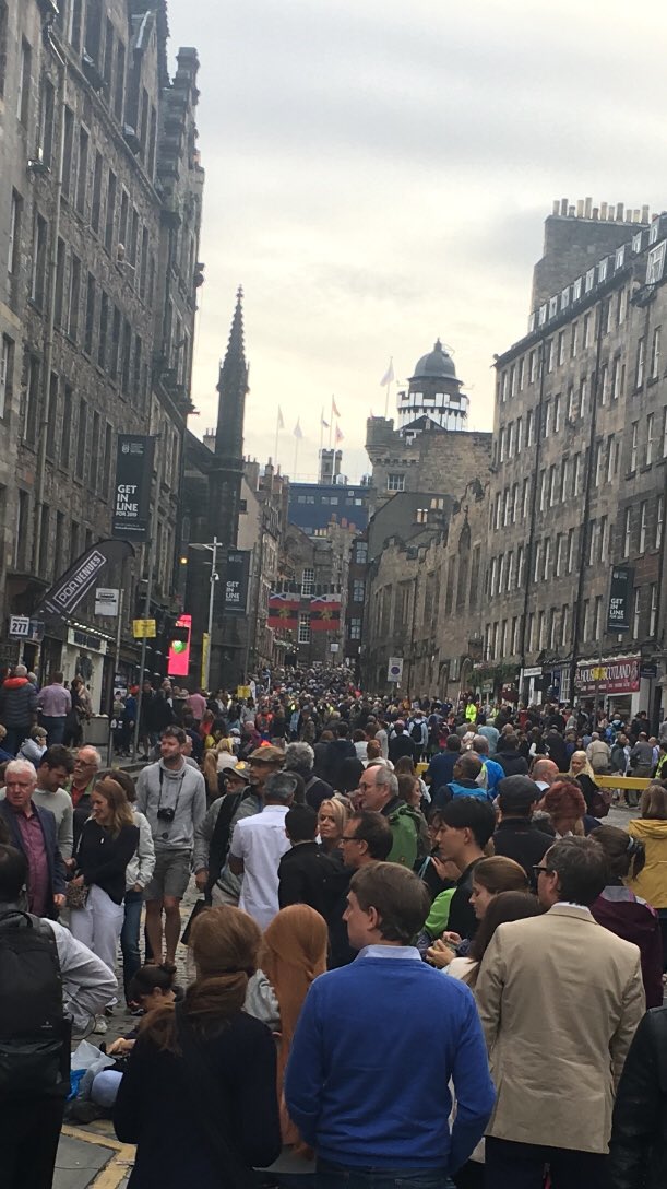 kilted_guide's tweet photo. Royal Mile during festival is such fun! #tattoo #edinburgh #royalmile #professionaltouristguide #bluebadgeguide #qualifiedtourguide #edinburghfestival https://t.co/DGv0cg4bzd