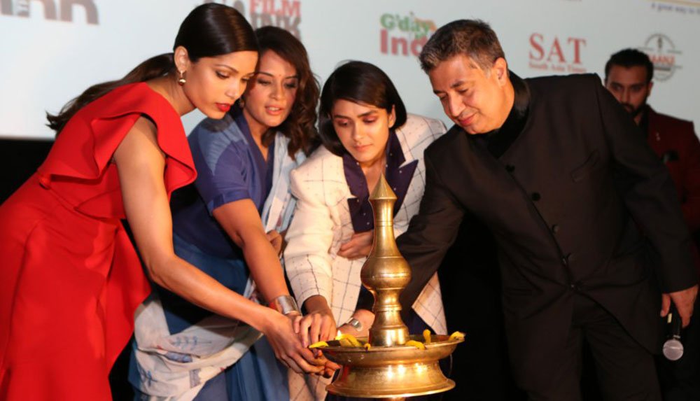 starworldnewss's tweet photo. https://t.co/8EqojB0PYk LoveSonia gets rave reviews at the Indian Film Festival of Melbourne  @LoveSoniaMovie @amarbutala @GautamBThakker @mrunal0801 @BecauseImFreida @RichaChadha @SaieTamhankar #riyasisodia @BajpayeeManoj @RajkummarRao @AnupamPKher @_AdilHussain @radhikabhirani https://t.co/RFtkYbaCON