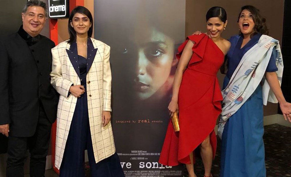 starworldnewss's tweet photo. https://t.co/8EqojB0PYk LoveSonia gets rave reviews at the Indian Film Festival of Melbourne  @LoveSoniaMovie @amarbutala @GautamBThakker @mrunal0801 @BecauseImFreida @RichaChadha @SaieTamhankar #riyasisodia @BajpayeeManoj @RajkummarRao @AnupamPKher @_AdilHussain @radhikabhirani https://t.co/RFtkYbaCON
