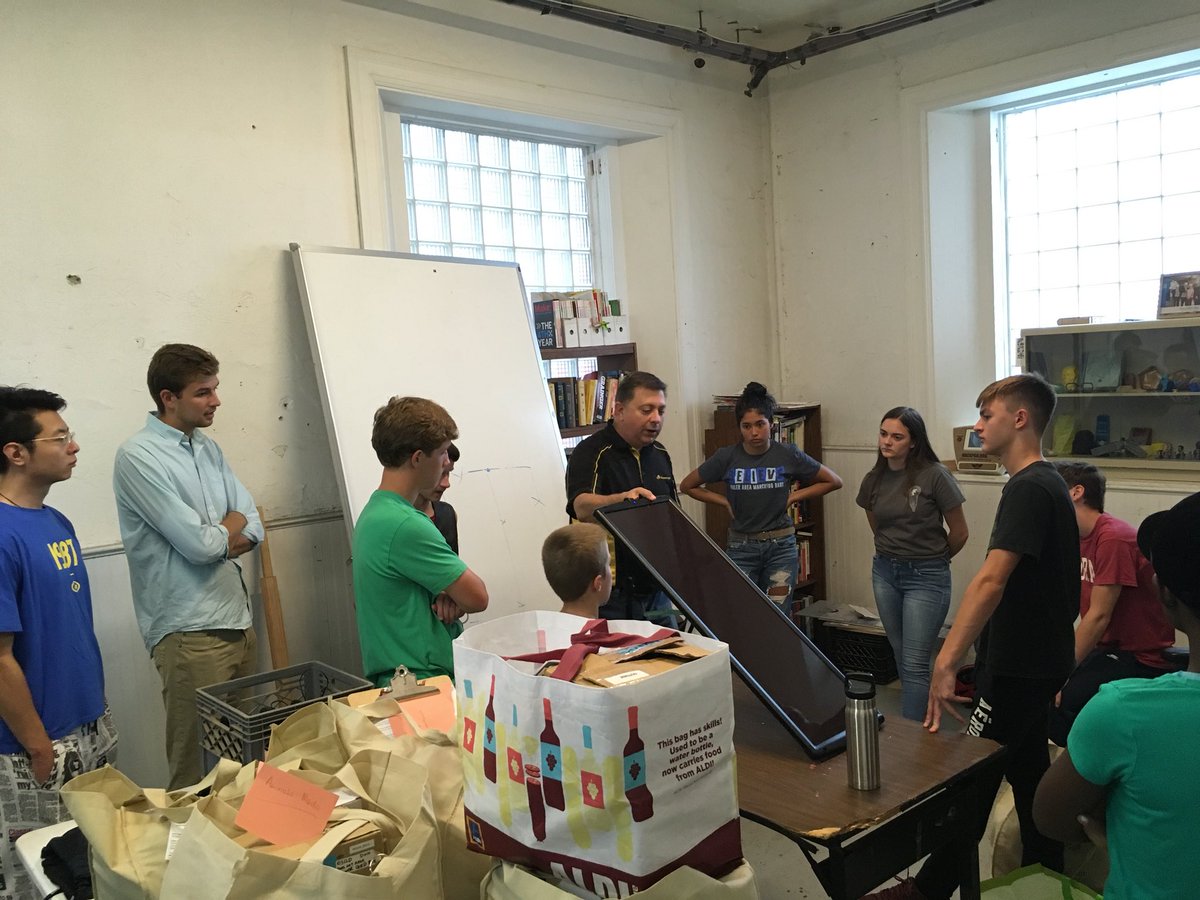 ImagineMillvale's tweet photo. Yeaterday was another great day of constructing the prototype of our solar-powered AQ monitoring stations at @HackPGH on the final day of our AQ fellowship. Thanks to the teams at @evolveEA, @CarnegieMellon, and @newsunrisingpgh for their partnership along the way. #CivicMaking https://t.co/oA4VKYwJeE