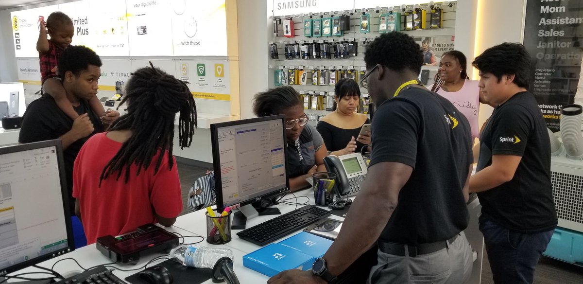 SprintStore7687's tweet photo. All reps firing on all cylinders for our #SSTevent @ChrisValle80 https://t.co/njg3Mt0vba